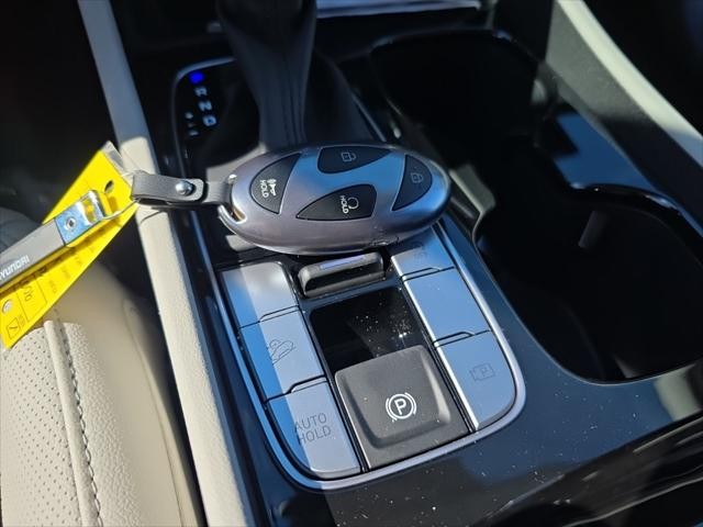 Hyundai Tucson Vehicle Full-screen Gallery Image 20