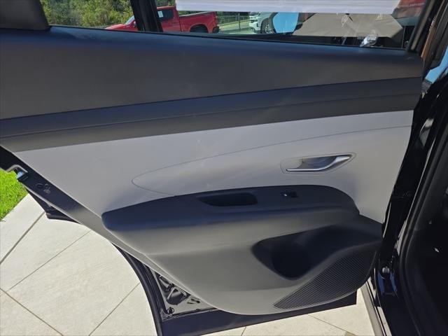 Hyundai Tucson Vehicle Full-screen Gallery Image 26