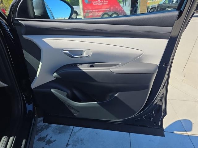 Hyundai Tucson Vehicle Full-screen Gallery Image 31