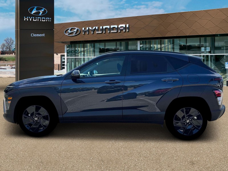 Hyundai Kona Vehicle Full-screen Gallery Image 3