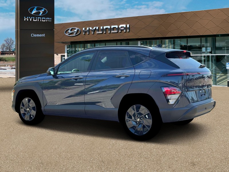 Hyundai Kona Vehicle Full-screen Gallery Image 4