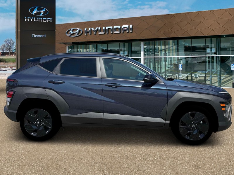 Hyundai Kona Vehicle Full-screen Gallery Image 9