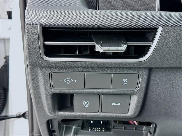 Hyundai Sonata Vehicle Full-screen Gallery Image 12