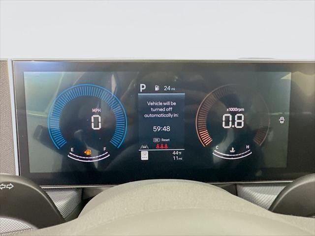 Hyundai Sonata Vehicle Full-screen Gallery Image 16