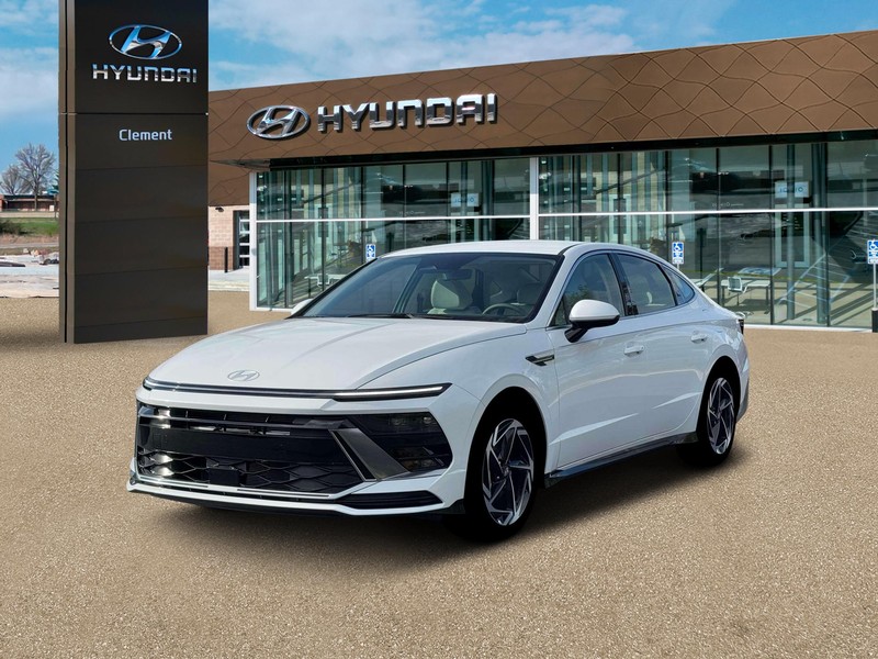 Hyundai Sonata Vehicle Full-screen Gallery Image 2