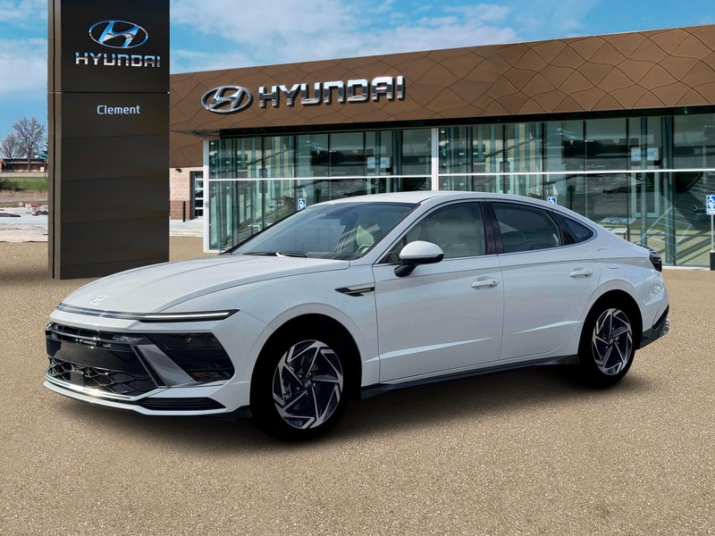 Hyundai Sonata Vehicle Full-screen Gallery Image 4