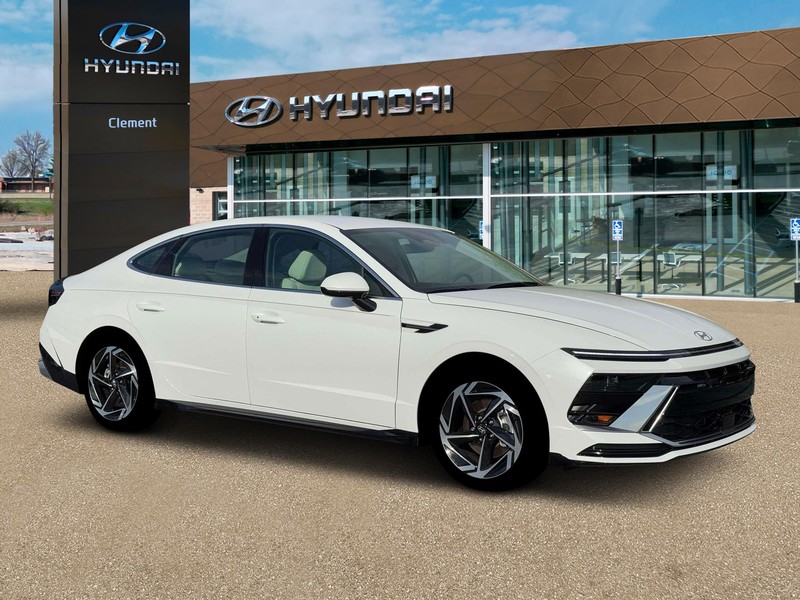 Hyundai Sonata Vehicle Full-screen Gallery Image 17