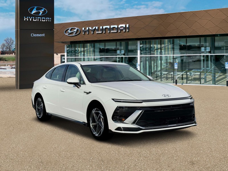 Hyundai Sonata Vehicle Full-screen Gallery Image 18