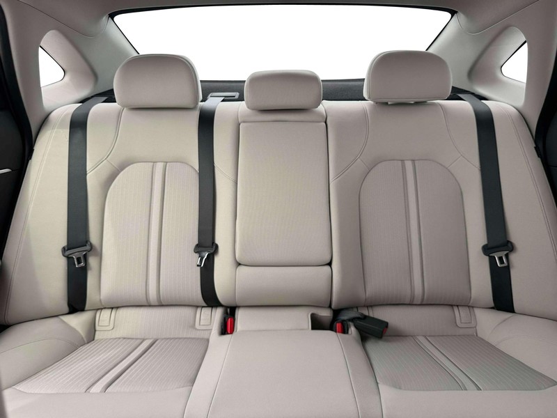 Hyundai Sonata Vehicle Full-screen Gallery Image 23