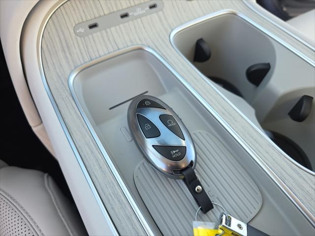 Hyundai Palisade Vehicle Full-screen Gallery Image 23