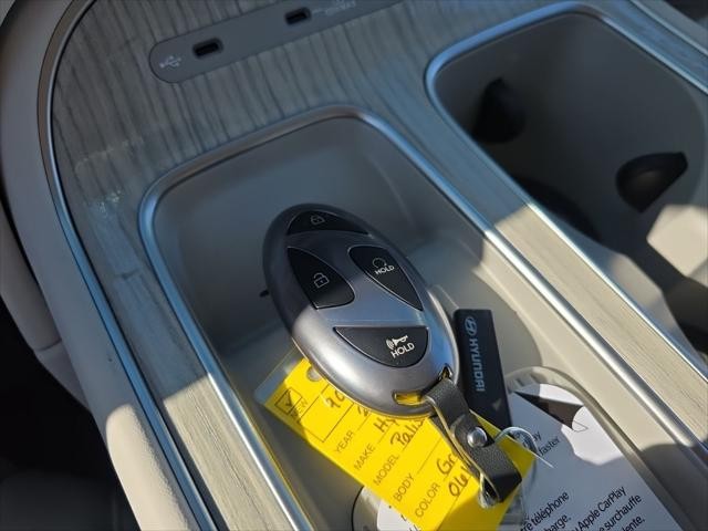 Hyundai Palisade Vehicle Full-screen Gallery Image 24