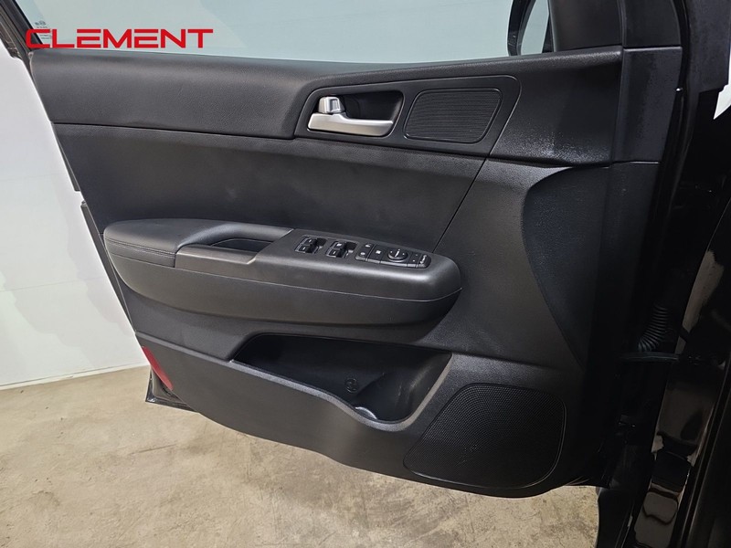 Kia Sportage Vehicle Image 23