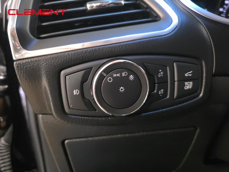 Ford Edge Vehicle Image 12