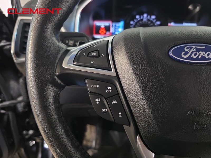 Ford Edge Vehicle Image 14