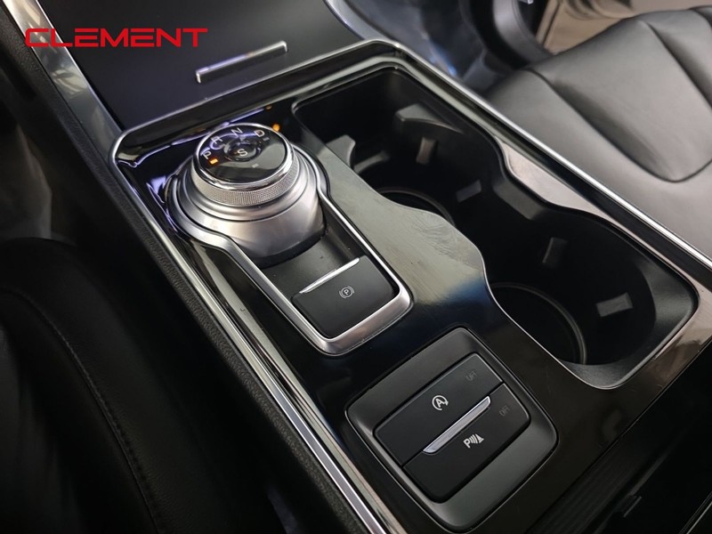 Ford Edge Vehicle Image 22