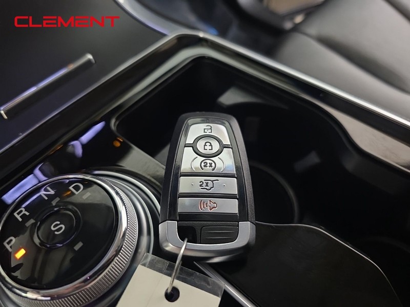 Ford Edge Vehicle Image 23