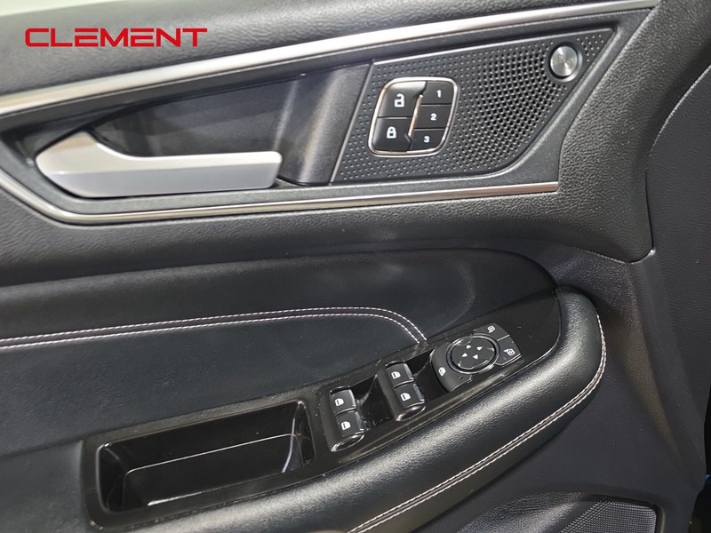 Ford Edge Vehicle Image 24