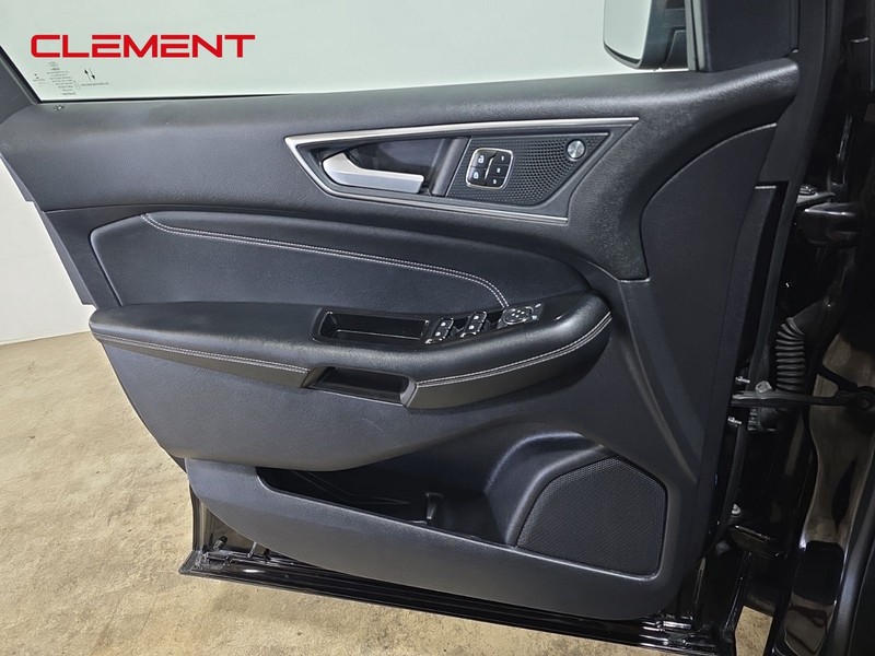 Ford Edge Vehicle Image 25