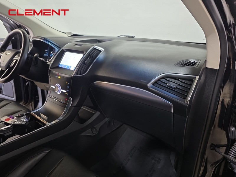 Ford Edge Vehicle Image 32