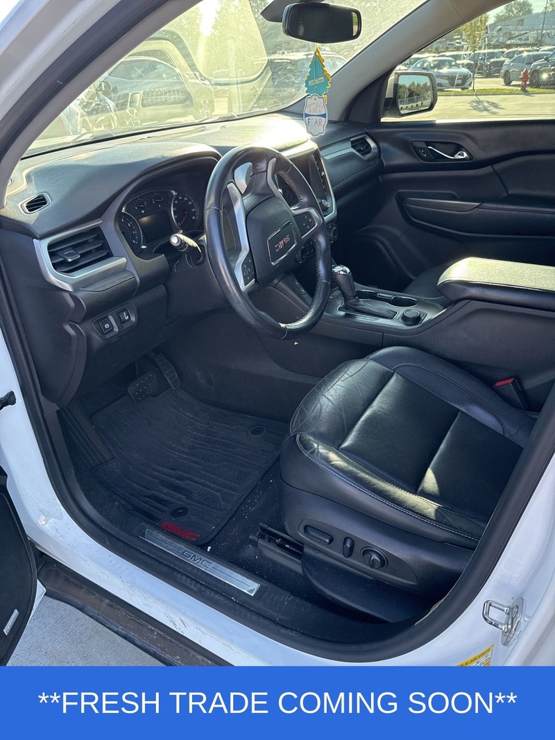 GMC Acadia Vehicle Image 03