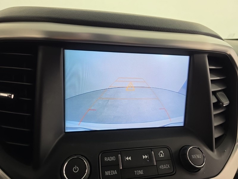 GMC Acadia Vehicle Full-screen Gallery Image 21