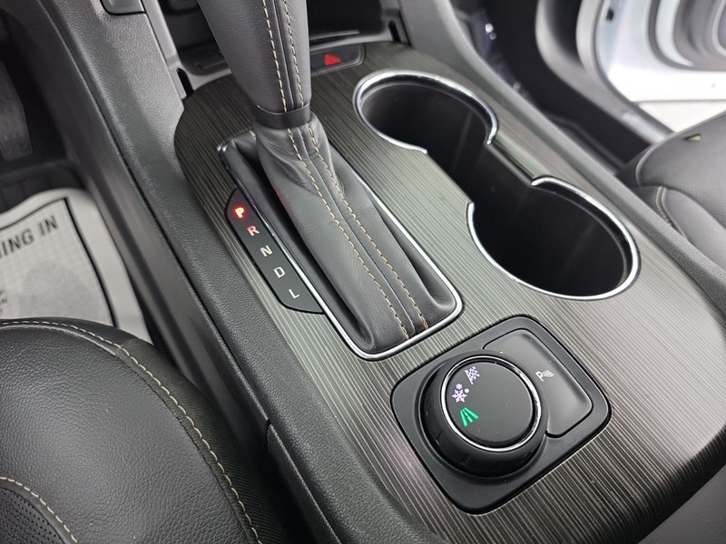 GMC Acadia Vehicle Full-screen Gallery Image 23