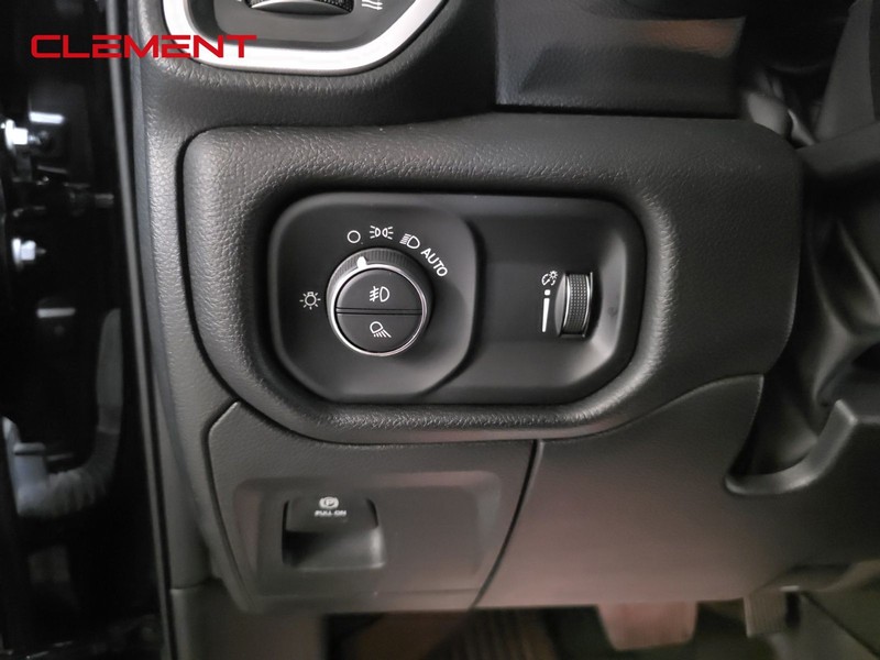 Ram 1500 Vehicle Image 11