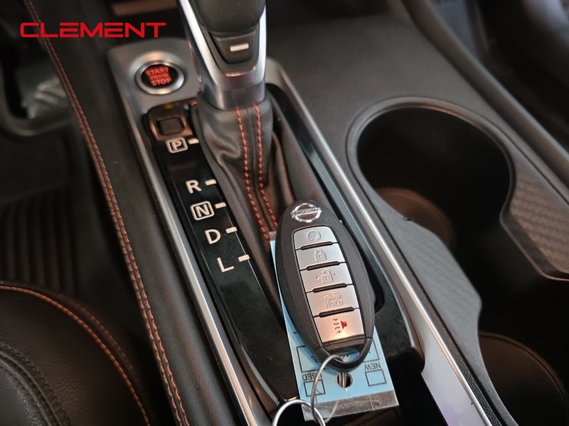 Nissan Altima Vehicle Full-screen Gallery Image 21