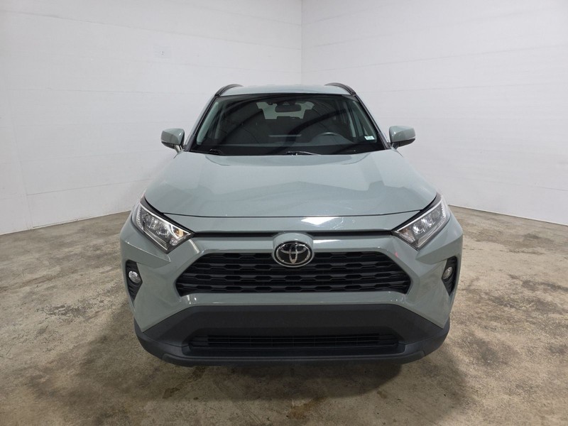 Toyota RAV4 Vehicle Image 02
