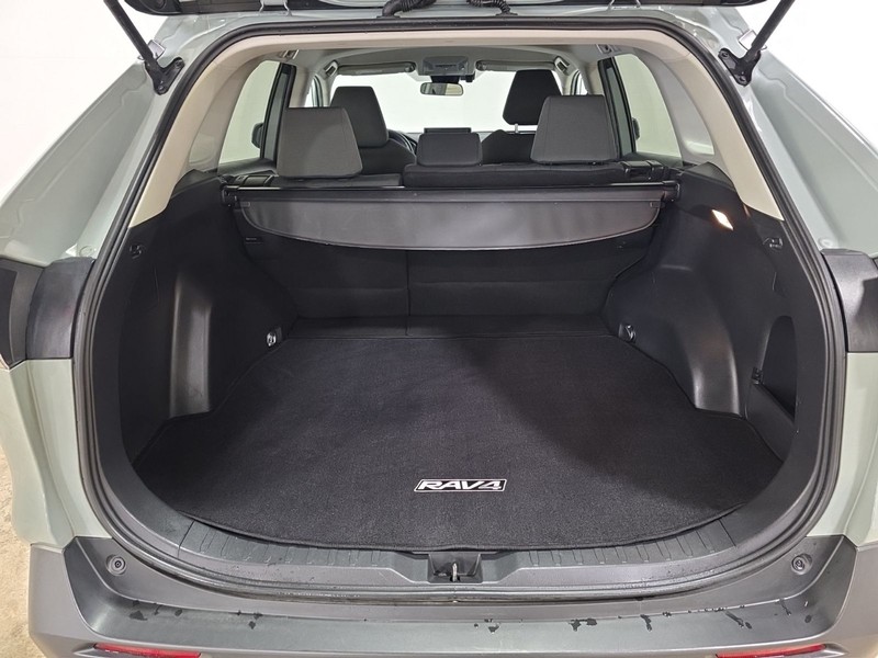 Toyota RAV4 Vehicle Image 10