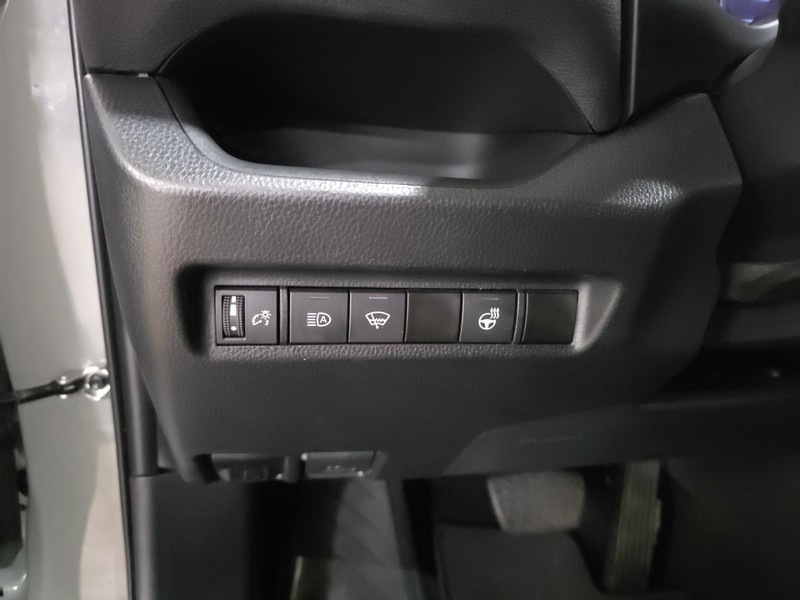 Toyota RAV4 Vehicle Image 12