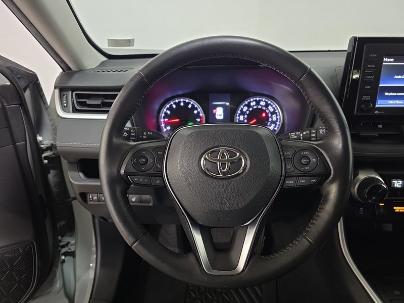 Toyota RAV4 Vehicle Image 13