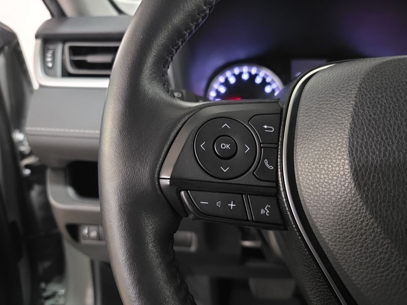Toyota RAV4 Vehicle Image 14