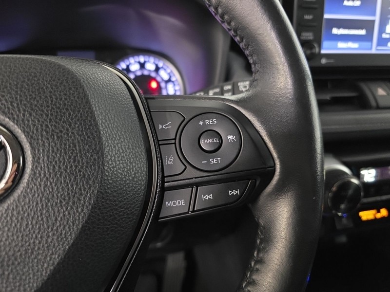 Toyota RAV4 Vehicle Image 15