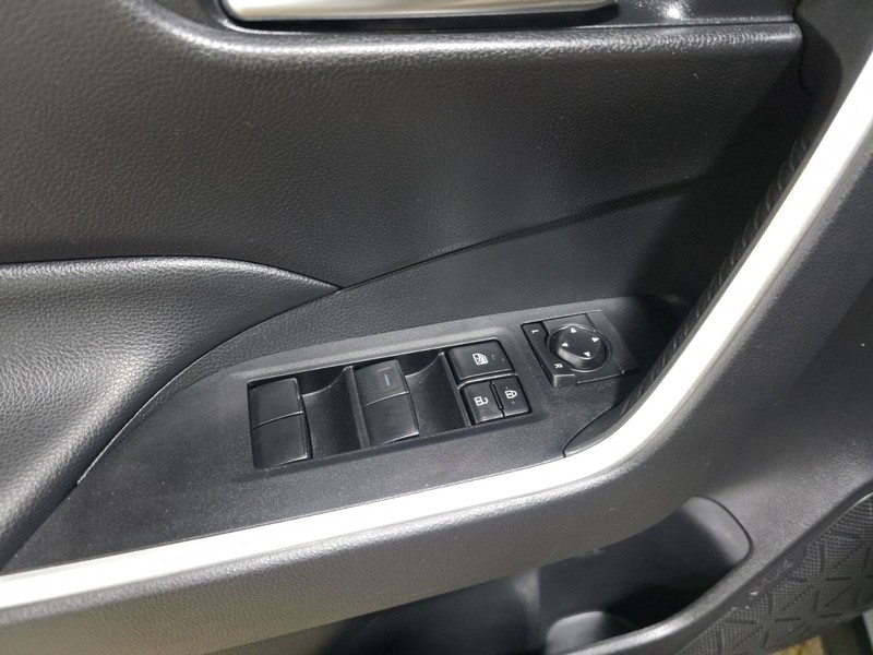 Toyota RAV4 Vehicle Image 23
