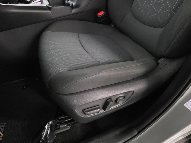 Toyota RAV4 Vehicle Image 25