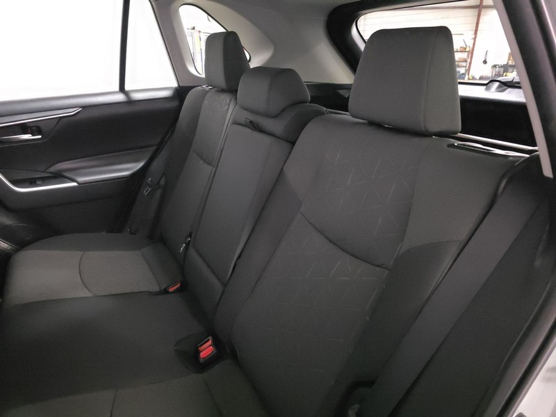 Toyota RAV4 Vehicle Image 29
