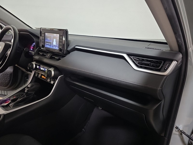 Toyota RAV4 Vehicle Image 31