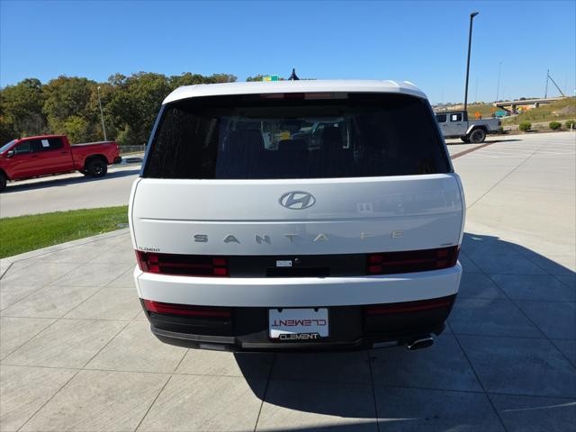 Hyundai Santa Fe Vehicle Full-screen Gallery Image 7