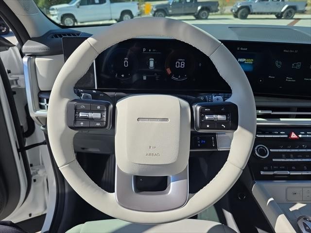 Hyundai Santa Fe Vehicle Full-screen Gallery Image 12