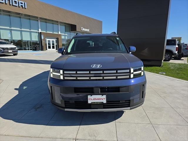 Hyundai Santa Fe Hybrid Vehicle Full-screen Gallery Image 2