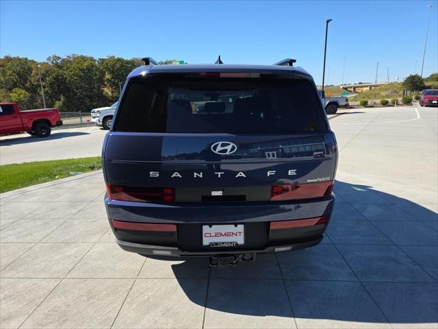 Hyundai Santa Fe Hybrid Vehicle Full-screen Gallery Image 7