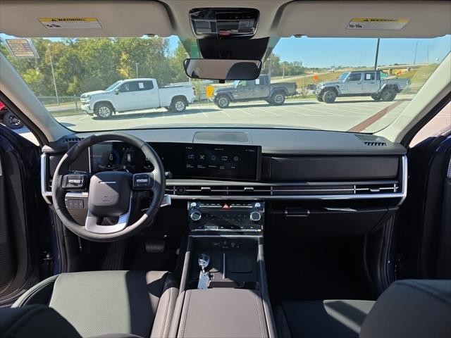 Hyundai Santa Fe Hybrid Vehicle Full-screen Gallery Image 10