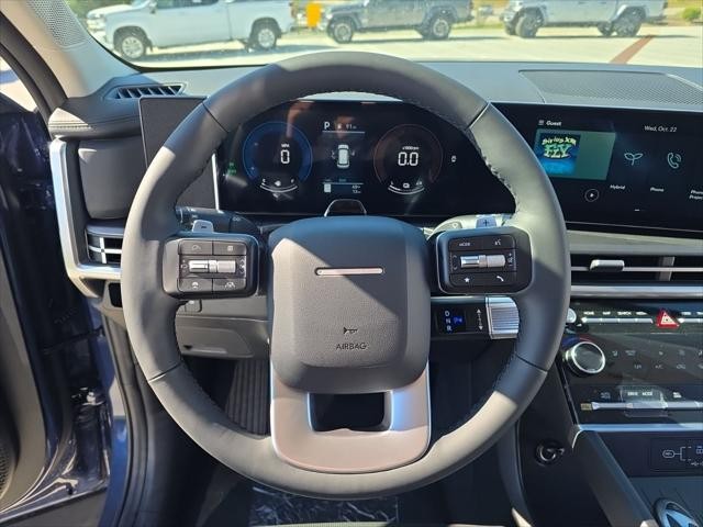 Hyundai Santa Fe Hybrid Vehicle Full-screen Gallery Image 12