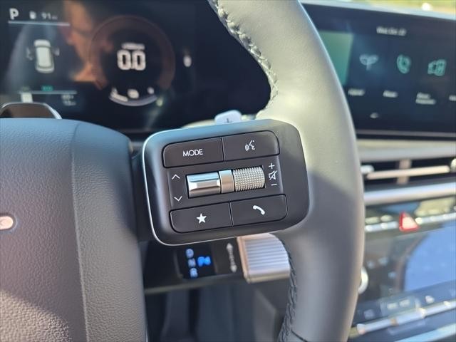 Hyundai Santa Fe Hybrid Vehicle Full-screen Gallery Image 14