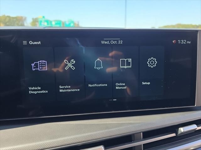 Hyundai Santa Fe Hybrid Vehicle Full-screen Gallery Image 18