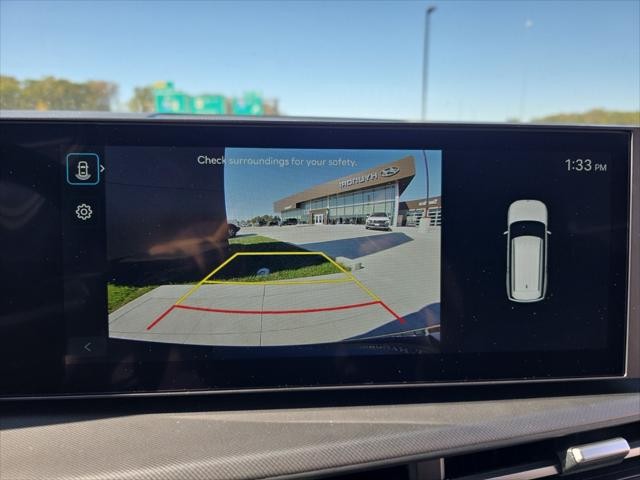 Hyundai Santa Fe Hybrid Vehicle Full-screen Gallery Image 19