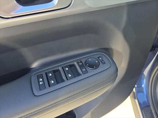 Hyundai Santa Fe Hybrid Vehicle Full-screen Gallery Image 22