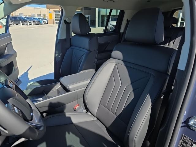 Hyundai Santa Fe Hybrid Vehicle Full-screen Gallery Image 25