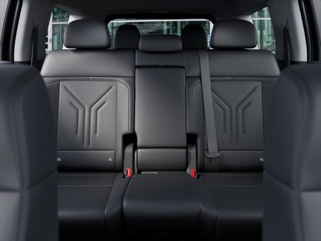 Hyundai Santa Fe Hybrid Vehicle Full-screen Gallery Image 12